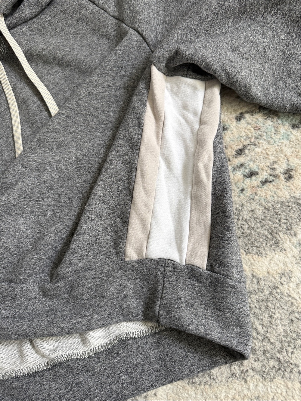 Vuori Colorblock Hooded Sweatshirt Size Medium - Picture 6 of 10